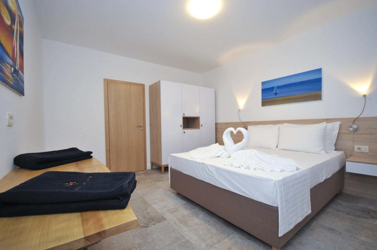 Corso Levante Luxury Suites Petrovac Exterior photo