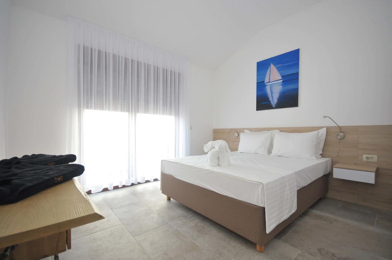 Corso Levante Luxury Suites Petrovac Exterior photo