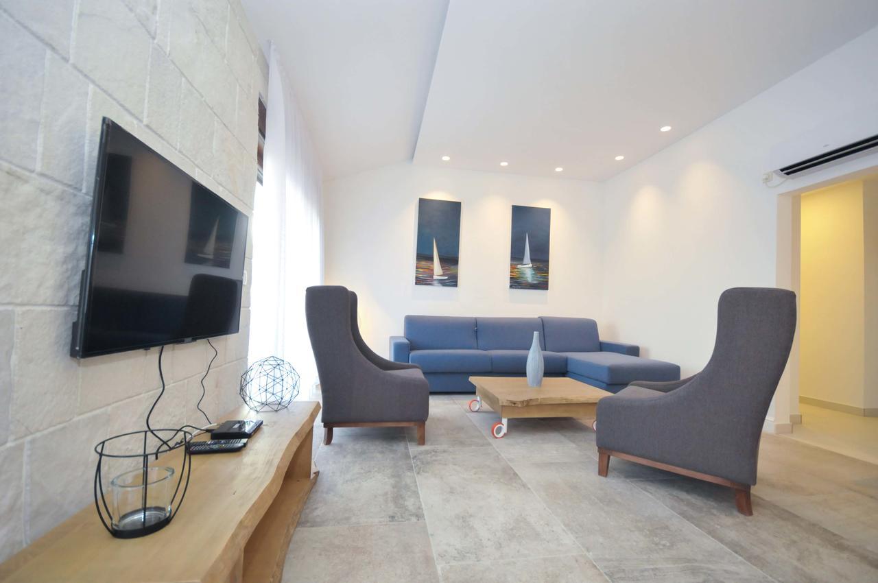 Corso Levante Luxury Suites Petrovac Exterior photo
